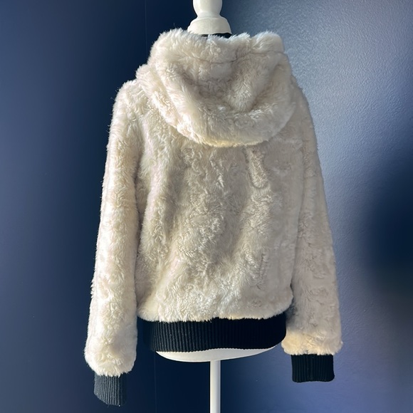 Fur Jacket - Picture 4 of 11